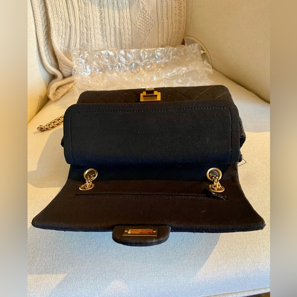 Chanel Classic Flap Reissue 2.55 Black Quilted - Picture 16 of 16